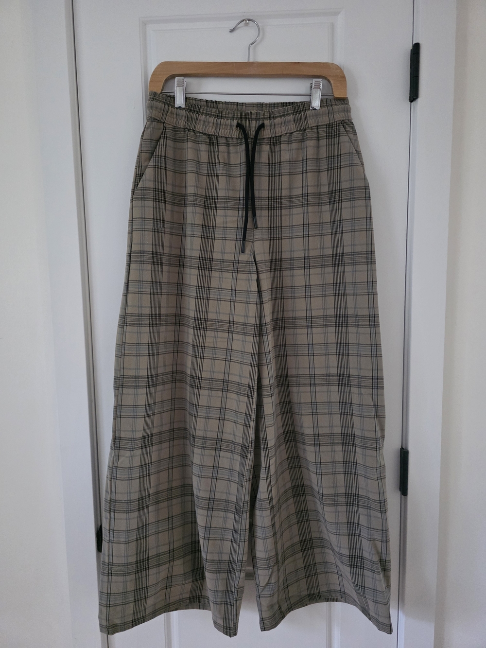 Noisy May Brown Plaid Elastic Waist Jogger Pants